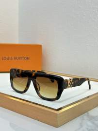 Picture of Louis Vuitton Sunglasses _SKUfw79615797fw